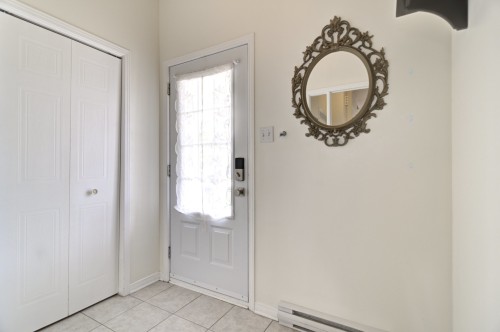 Entry - 5985 Rue Du Cygne, Brossard, QC 