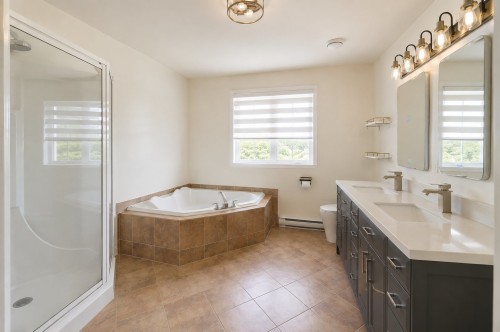 Bathroom - 5985 Rue Du Cygne, Brossard, QC 