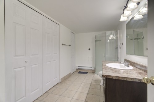 Bathroom - 5985 Rue Du Cygne, Brossard, QC 