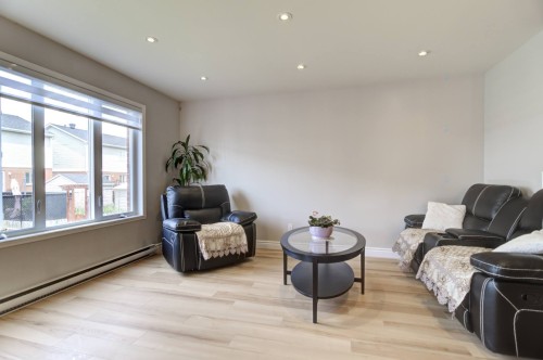 Living Room - 5985 Rue Du Cygne, Brossard, QC 