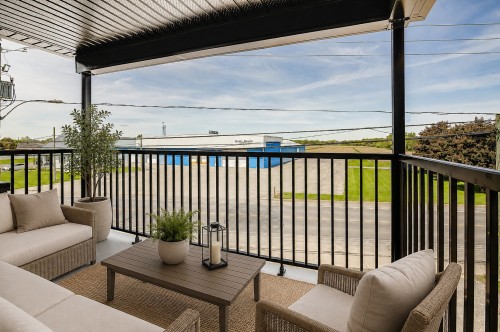 Balcon - 6-836 Rue Principale, Saint-Amable, QC 