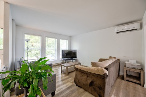 Salon - 1089  - 1089A 24E Avenue, Saint-Jérôme, QC - Indoor Photo Showing Living Room