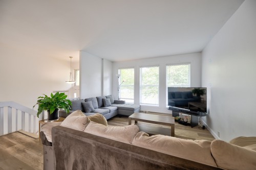 Salon - 1089  - 1089A 24E Avenue, Saint-Jérôme, QC - Indoor Photo Showing Living Room