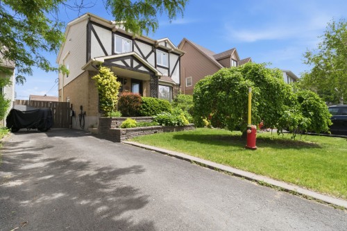 3802 Rue Lévesque  Longueuil (Saint-Hubert), QC J3Y 8G6
