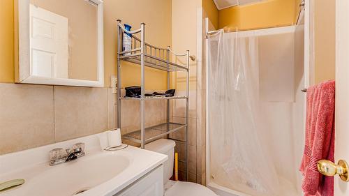 3008 26 Street, Vernon, BC - Indoor Photo Showing Bathroom