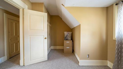 3008 26 Street, Vernon, BC - Indoor Photo Showing Other Room With Fireplace