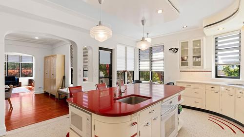 1858 Abbott Street, Kelowna, BC 