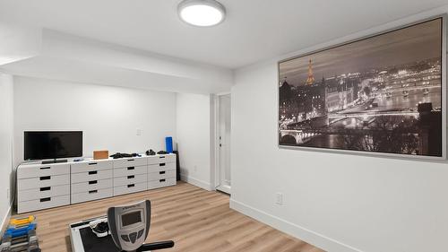 1858 Abbott Street, Kelowna, BC 