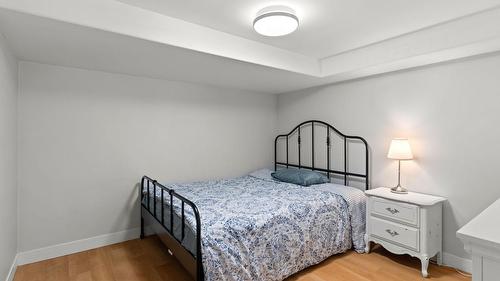 1858 Abbott Street, Kelowna, BC 
