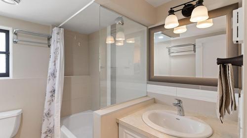 1858 Abbott Street, Kelowna, BC 