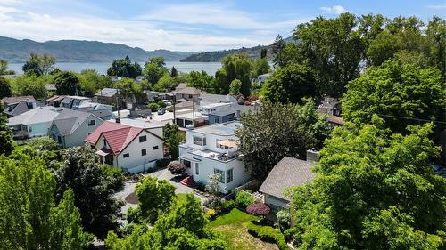 1858 Abbott Street, Kelowna, BC 