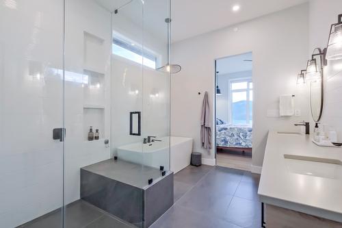 9874 Beacon Hill Drive, Lake Country, BC 