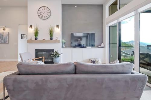 9874 Beacon Hill Drive, Lake Country, BC 