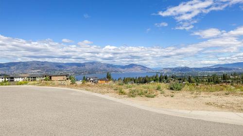 513 Trumpeter Road, Kelowna, BC 