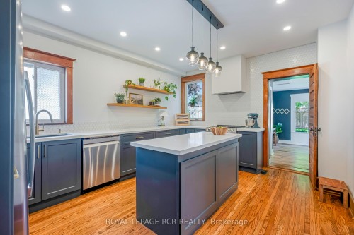 146 Main Street W, Shelburne, ON - Indoor Photo Showing Kitchen With Upgraded Kitchen