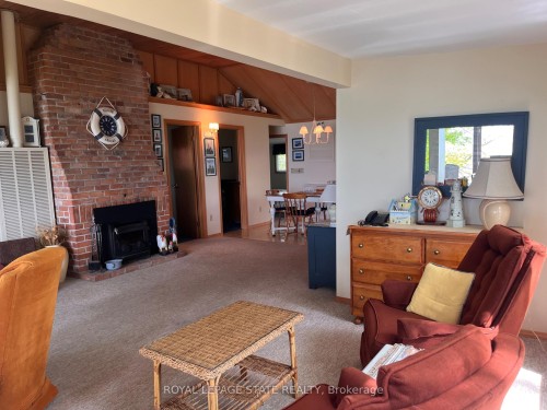 689 Sandy Bay Road, Haldimand, ON 