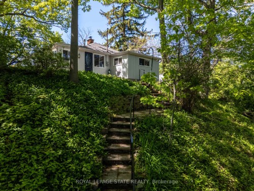 689 Sandy Bay Road, Haldimand, ON 