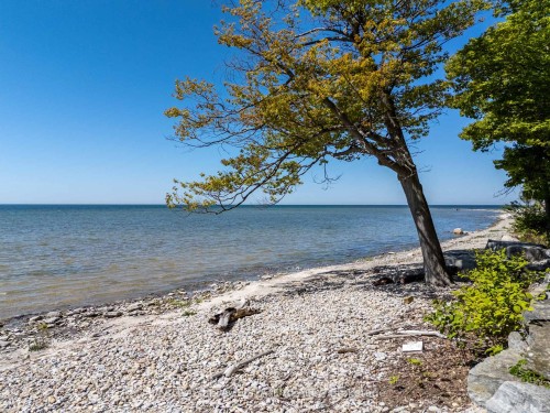 689 Sandy Bay Road, Haldimand, ON 