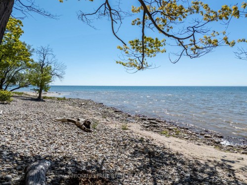 689 Sandy Bay Road, Haldimand, ON 