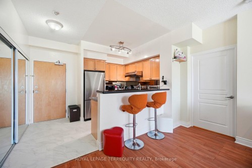 911-5 Marine Parade Drive, Toronto, ON 