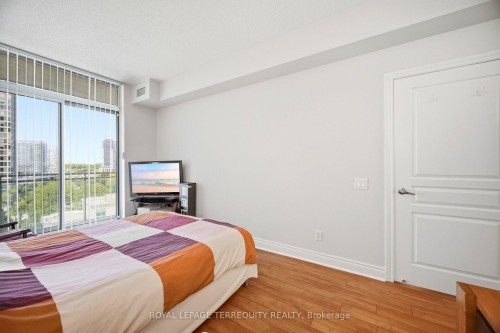 911-5 Marine Parade Drive, Toronto, ON 