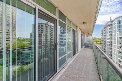 911-5 Marine Parade Drive, Toronto, ON 
