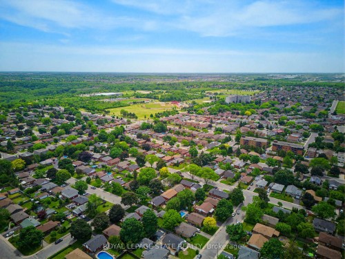 98 Wise Crescent, Hamilton, ON 