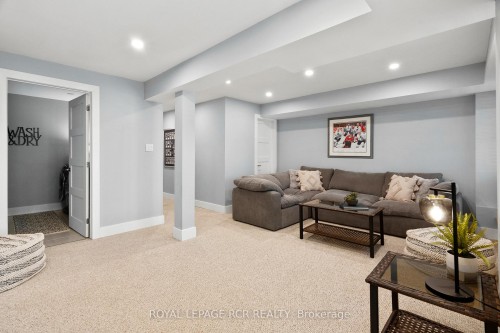 77 Cathedral Court, Hamilton, ON 