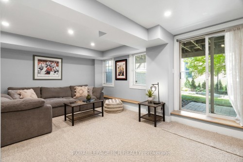 77 Cathedral Court, Hamilton, ON 