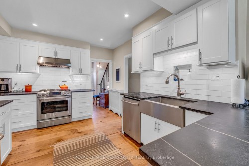 155 Centre Street W, Richmond Hill, ON 