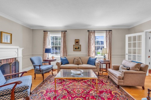 155 Centre Street W, Richmond Hill, ON 