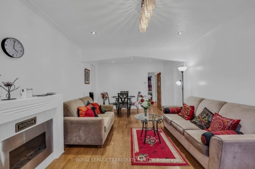 4 Harris Park Drive, Toronto, ON 