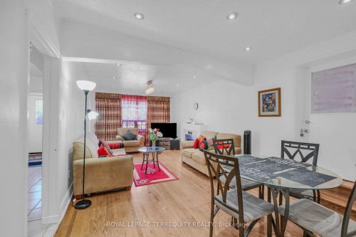 4 Harris Park Drive, Toronto, ON 