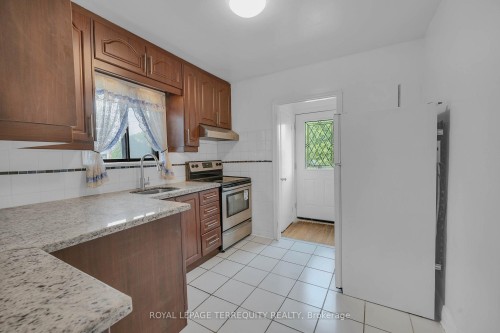 4 Harris Park Drive, Toronto, ON 