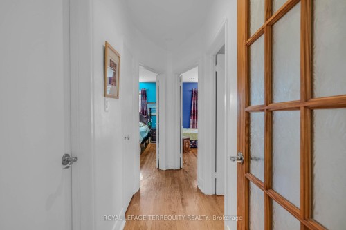 4 Harris Park Drive, Toronto, ON 