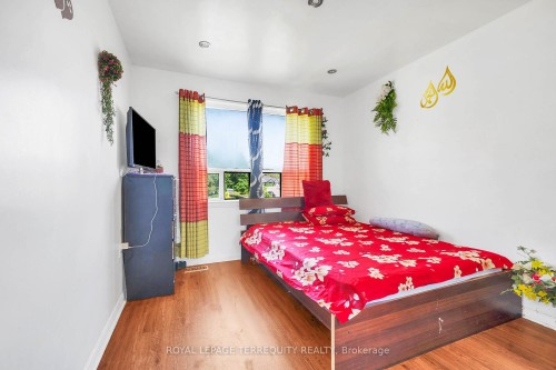 4 Harris Park Drive, Toronto, ON 