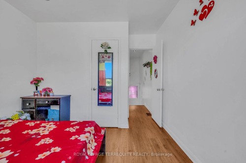 4 Harris Park Drive, Toronto, ON 