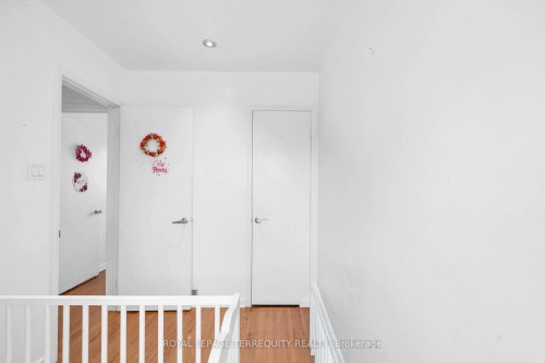4 Harris Park Drive, Toronto, ON 