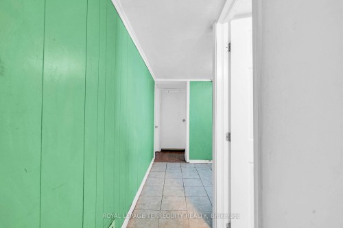 4 Harris Park Drive, Toronto, ON 
