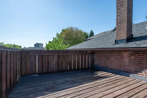 4 Harris Park Drive, Toronto, ON 