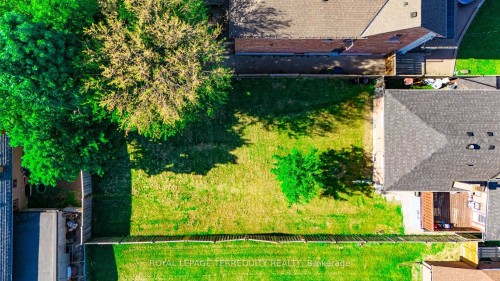 4 Harris Park Drive, Toronto, ON 