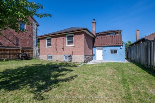 4 Harris Park Drive, Toronto, ON 