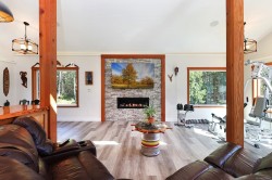 8400 Owl Cres Denman Island, BC V0R 1T0
