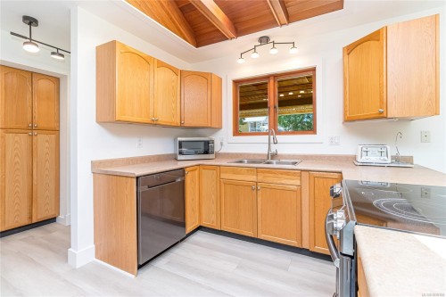 1135 Braithwaite Dr, Cobble Hill, BC 