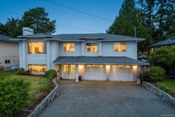 598 Tait St Saanich, BC V8Z 2C9
