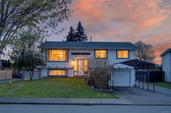 1130 21st St Courtenay, BC V9N 2B8
