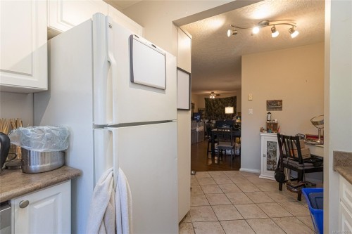 #212-894 Vernon Ave, Saanich, BC 