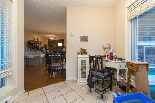 #212-894 Vernon Ave, Saanich, BC 