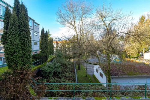 #212-894 Vernon Ave, Saanich, BC 