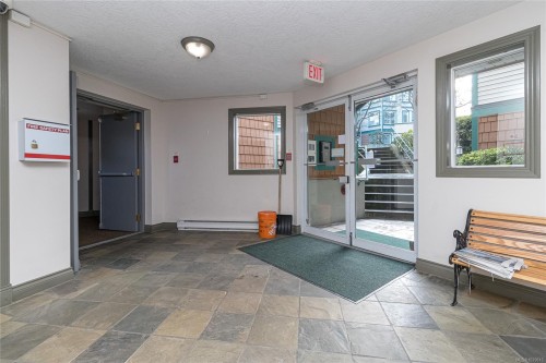 #212-894 Vernon Ave, Saanich, BC 